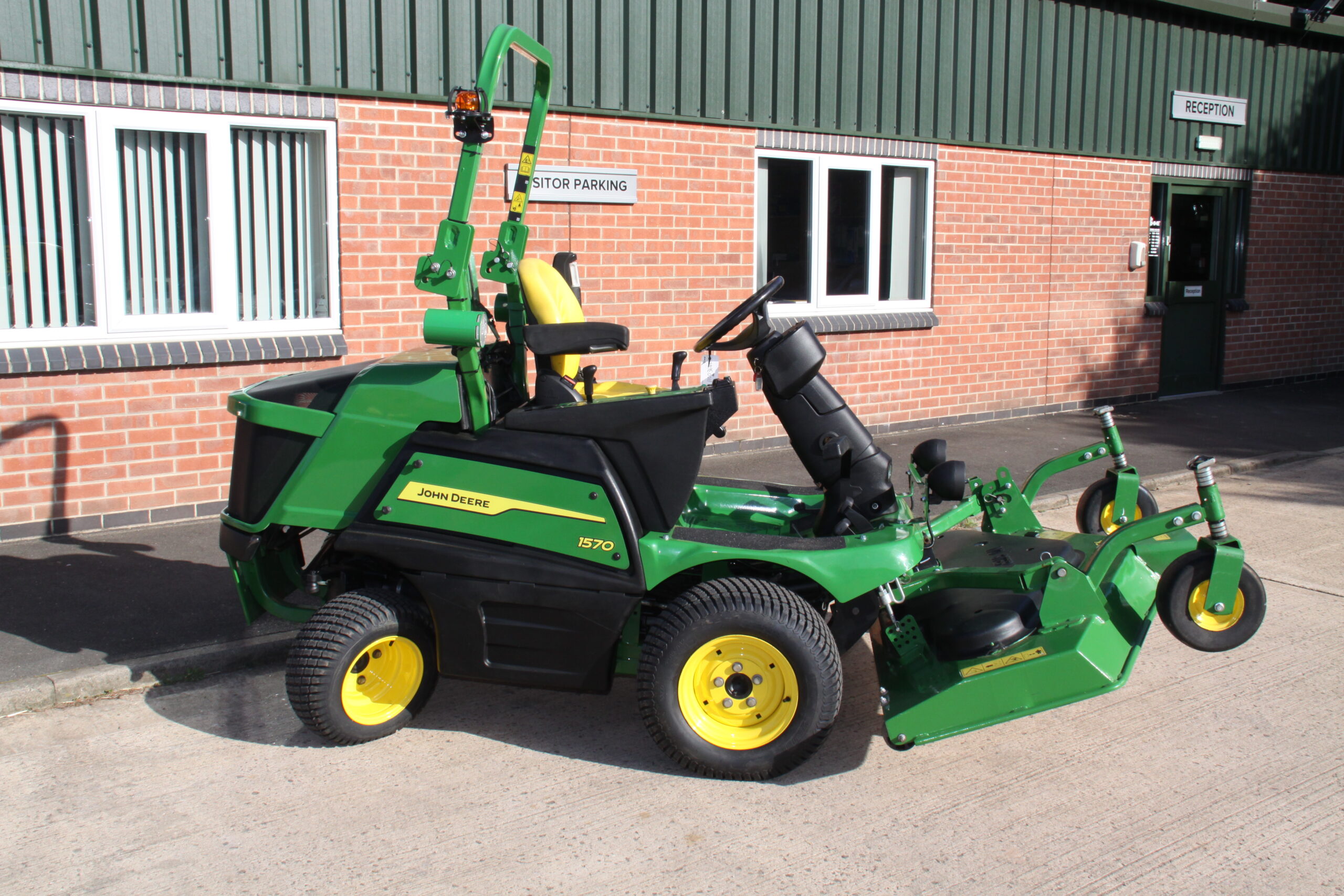 John Deere 1570 TerrainCut Rotary Mower with 62